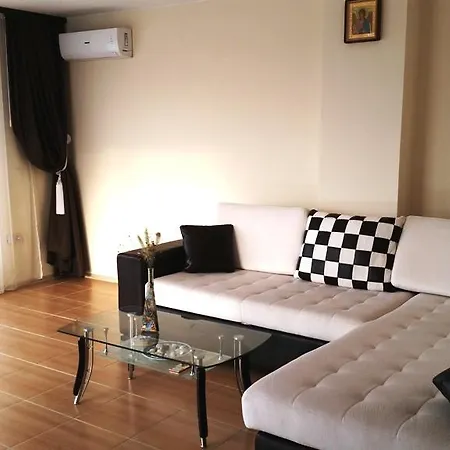 Bratanov In Lifestyle Deluxe Апартаменты