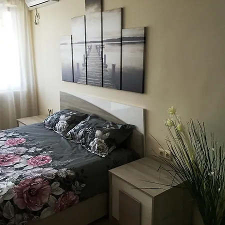 Апартаменты Bratanov In Lifestyle Deluxe